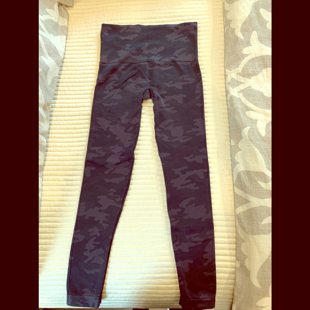 Spanx “Look at me now” seamless leggings